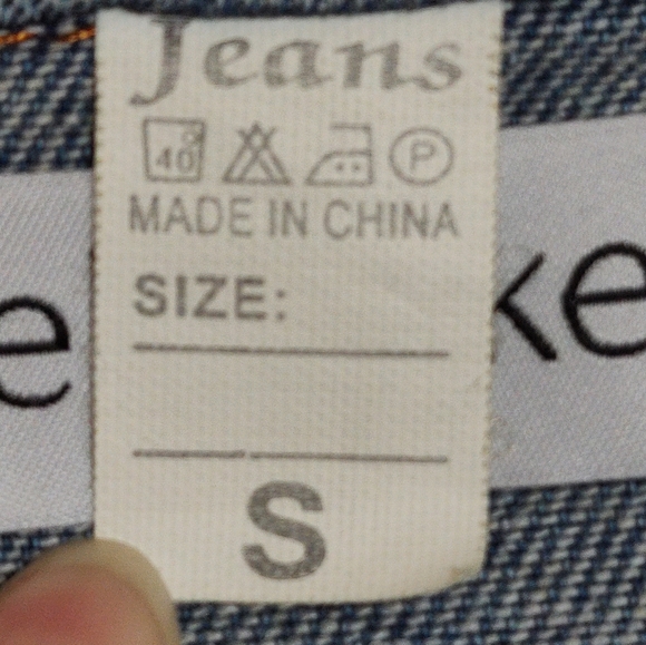 Kellparker Trendy Star Patterned Distressed Denim Jacket - Picture 6 of 8